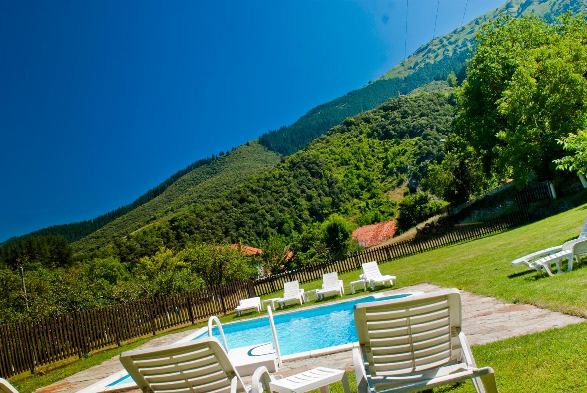 Viviendas Rurales Traldega * Turieno